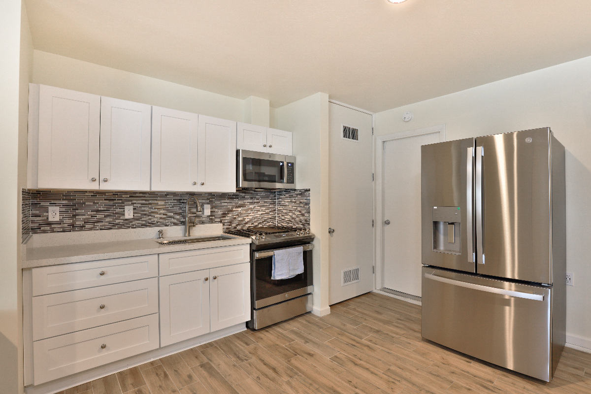Fully furnished studio with views of mountain