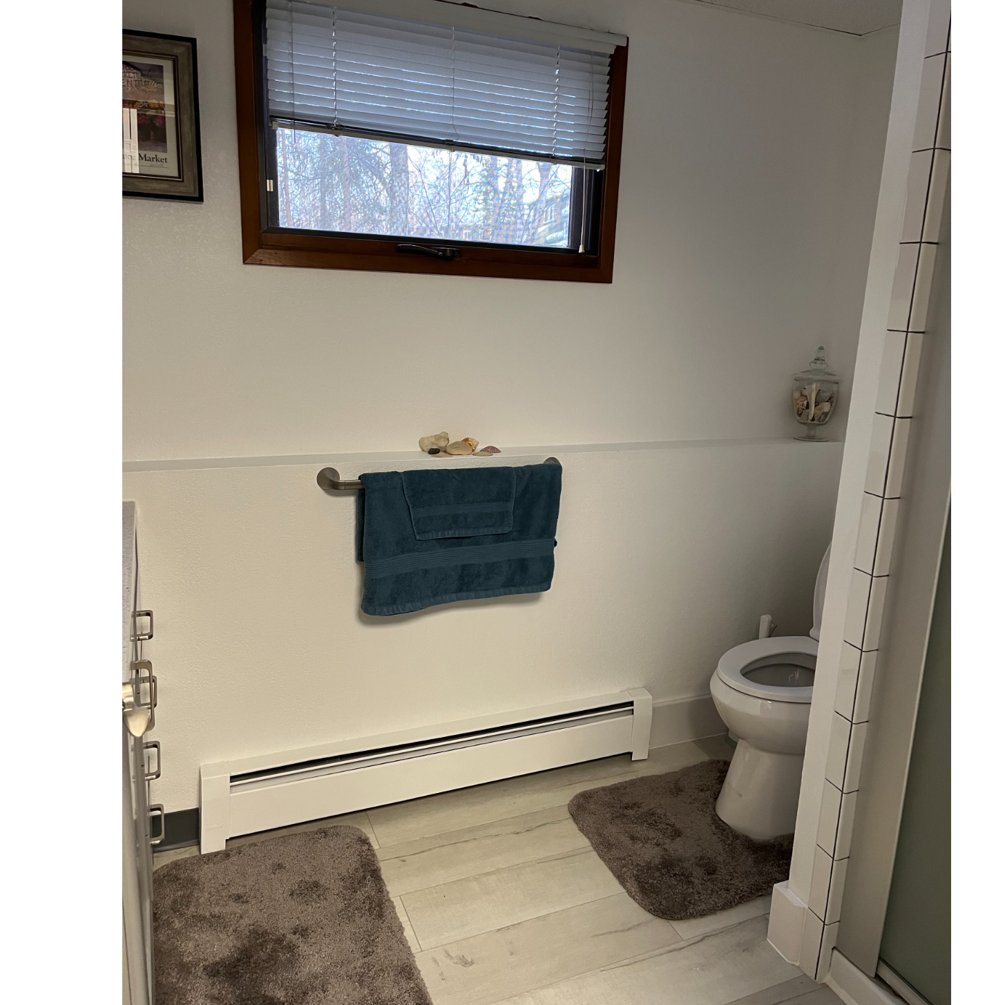 Comfy studio style apartment recently updated inside residential home - Photo 10