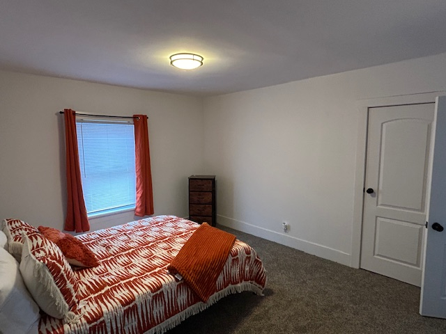 Spacious Comfortable Room Just Outside City of Rochester - Photo 3