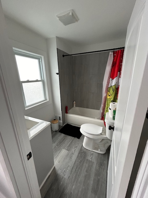 Spacious Comfortable Room Just Outside City of Rochester - Photo 11