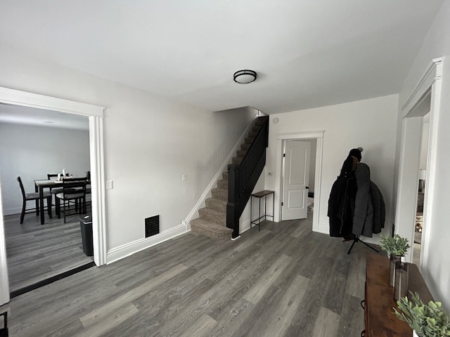 Spacious Comfortable Room Just Outside City of Rochester - Photo 6