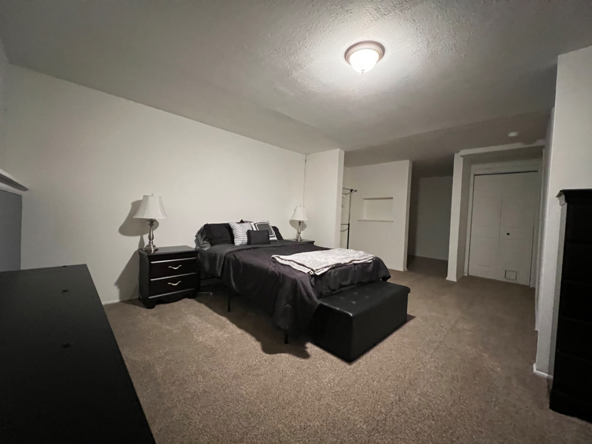 Modern Townhouse Retreat with Outdoor Deck - Fully Remodeled in Rawlins, WY - Photo 4
