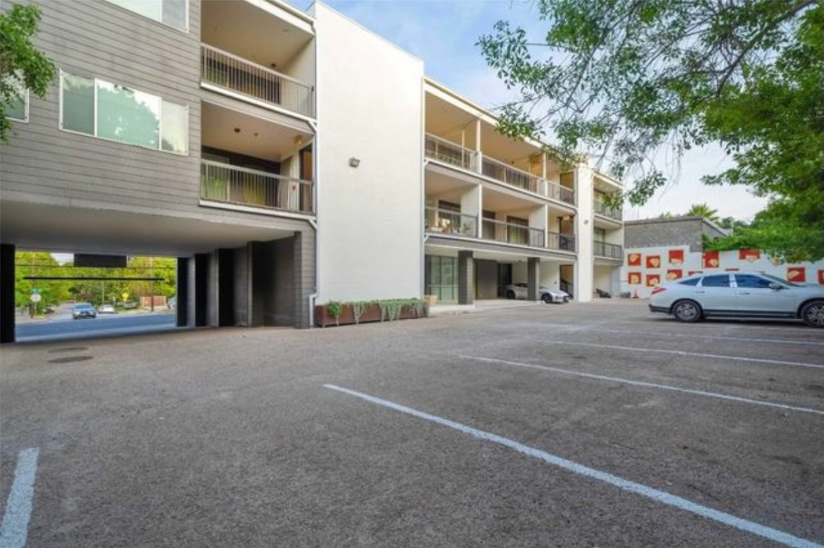 Modern S 1st 1BR Condo | 5 Minutes to Downtown - Photo 11