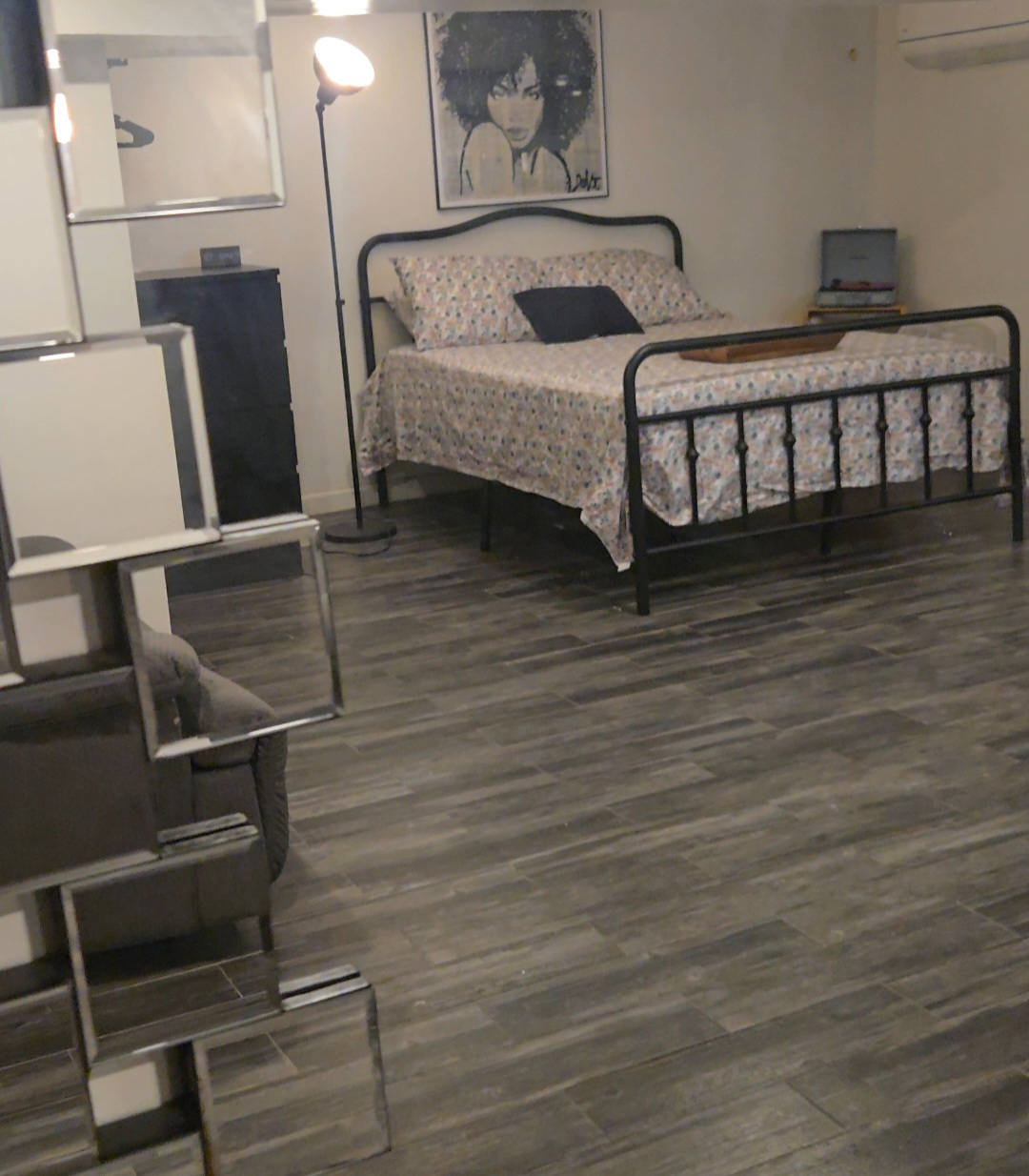 1 Sweet Suite Near JFK/ Green Acres Mall Fully Furnished Move in Ready - Photo 1