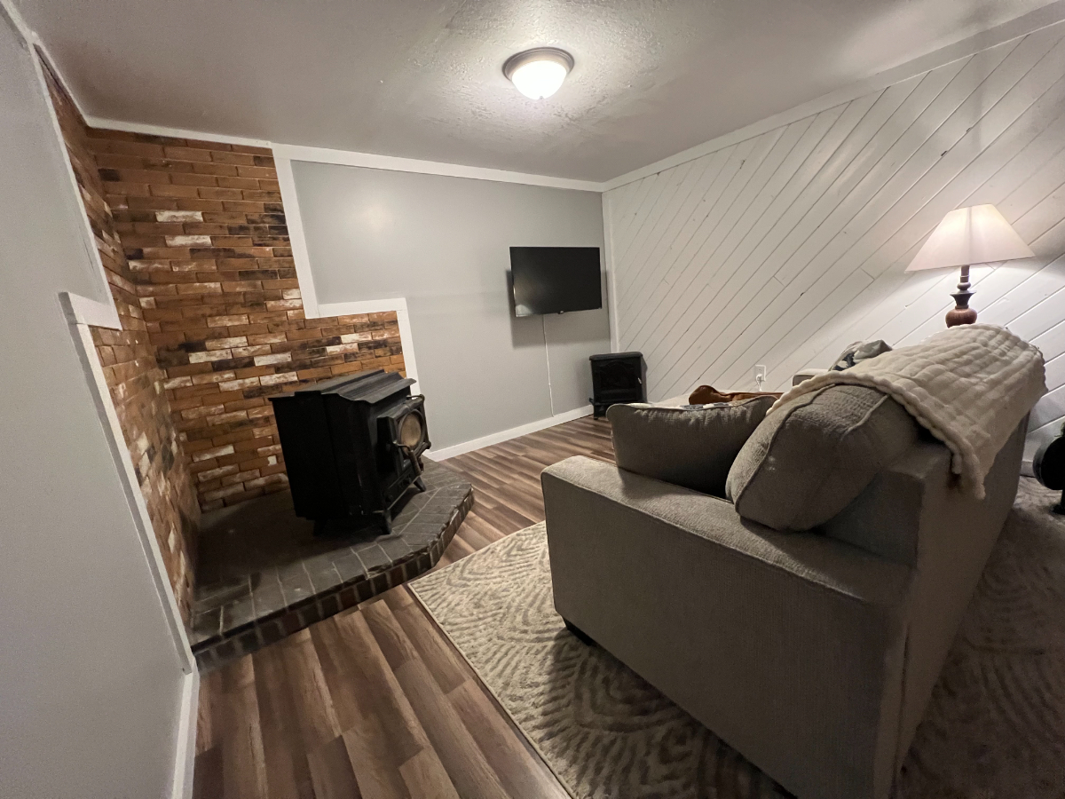 Rawlins (1-bedroom) - Recently Remodeled - Photo 4