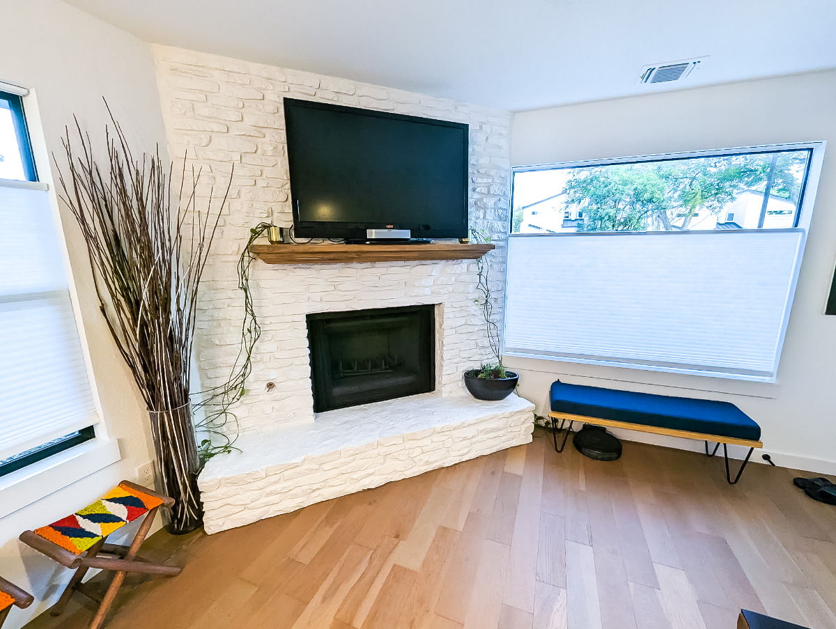 Super Cute and Fully renovated 2 bedroom Home - Photo 2