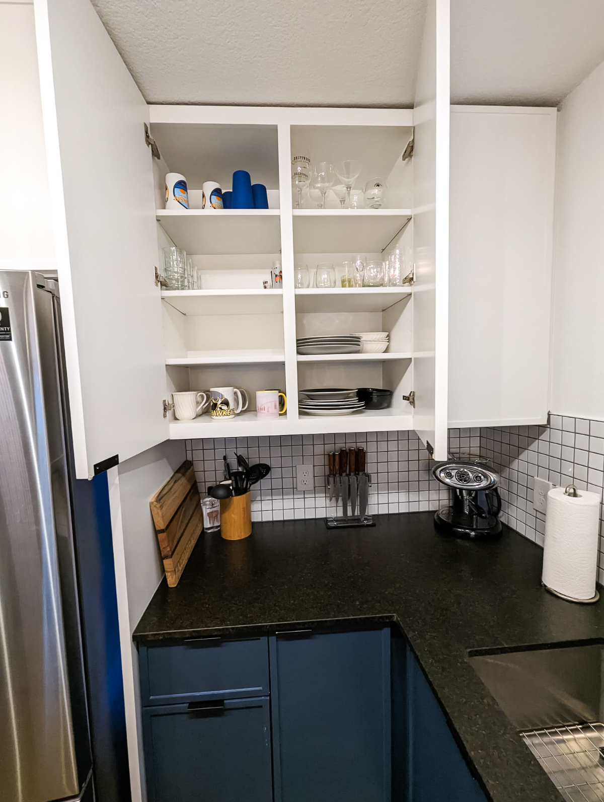 Super Cute and Fully renovated 2 bedroom Home - Photo 7