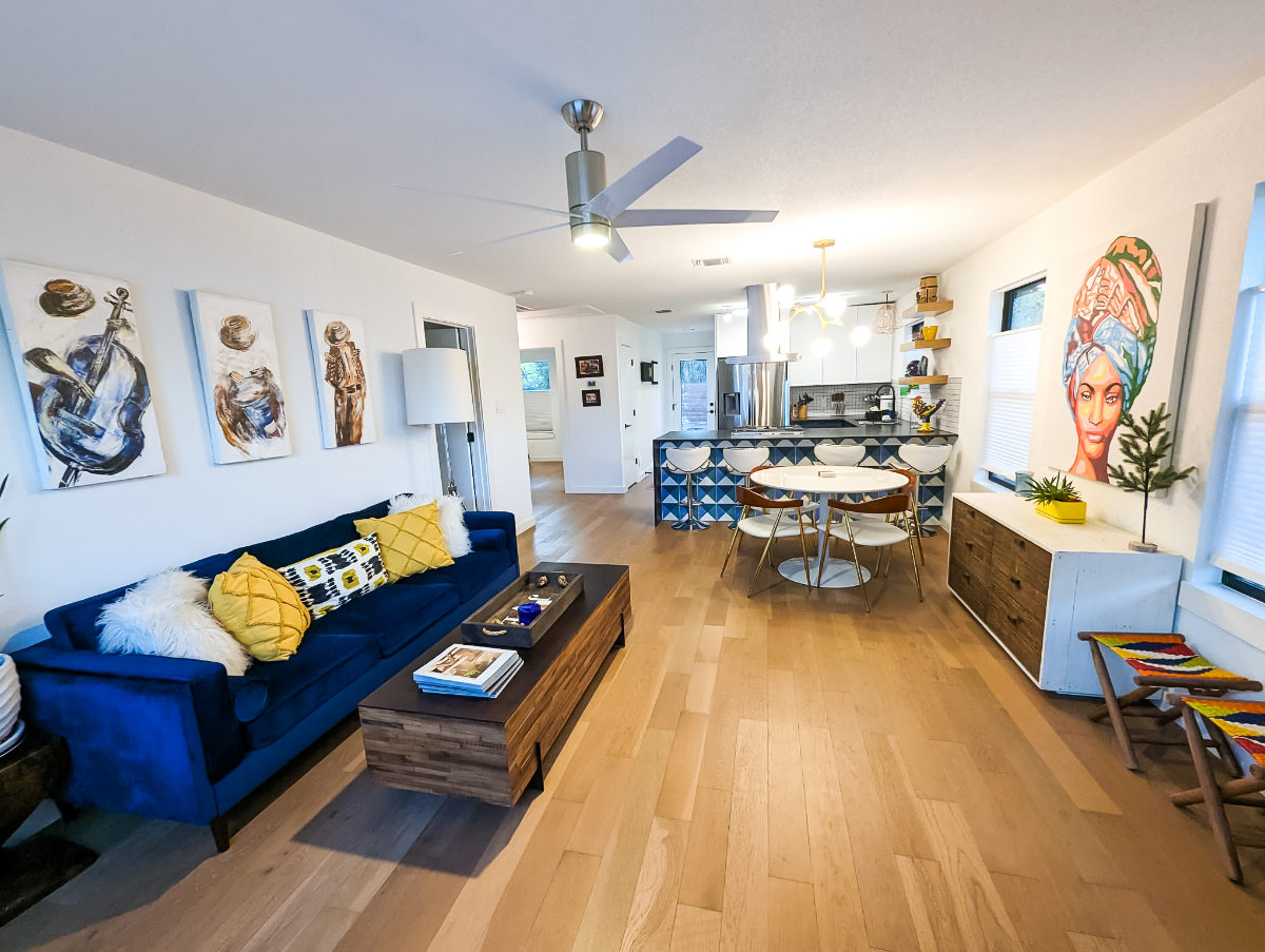 Super Cute and Fully renovated 2 bedroom Home - Photo 3