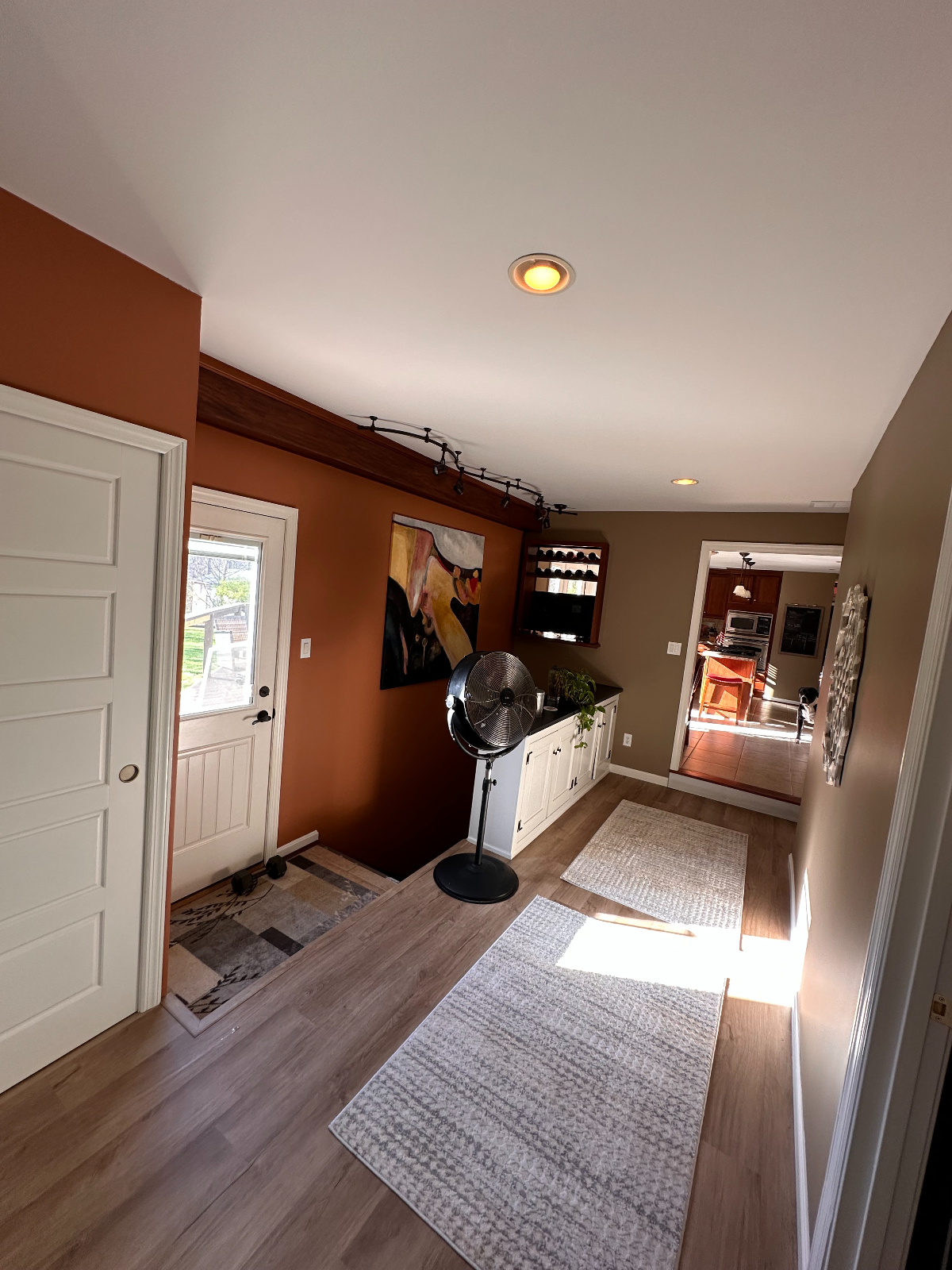 Beautiful and Quiet Home in Milford with Bedroom Suite, Laundry/Office, Hardwood Floors, Vintage Sty - Photo 8