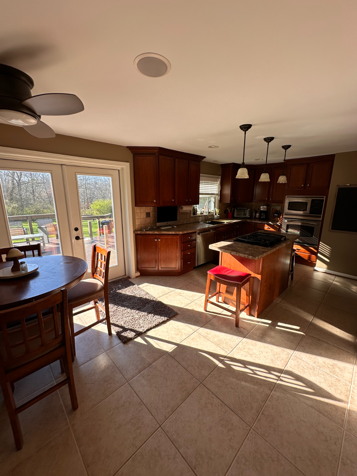 Beautiful and Quiet Home in Milford with Bedroom Suite, Laundry/Office, Hardwood Floors, Vintage Sty - Photo 11