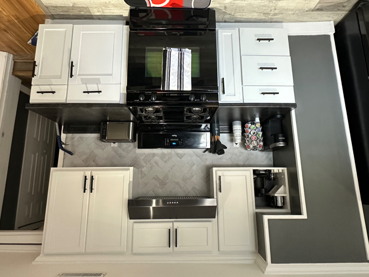 Modern styled home away from home - Photo 2