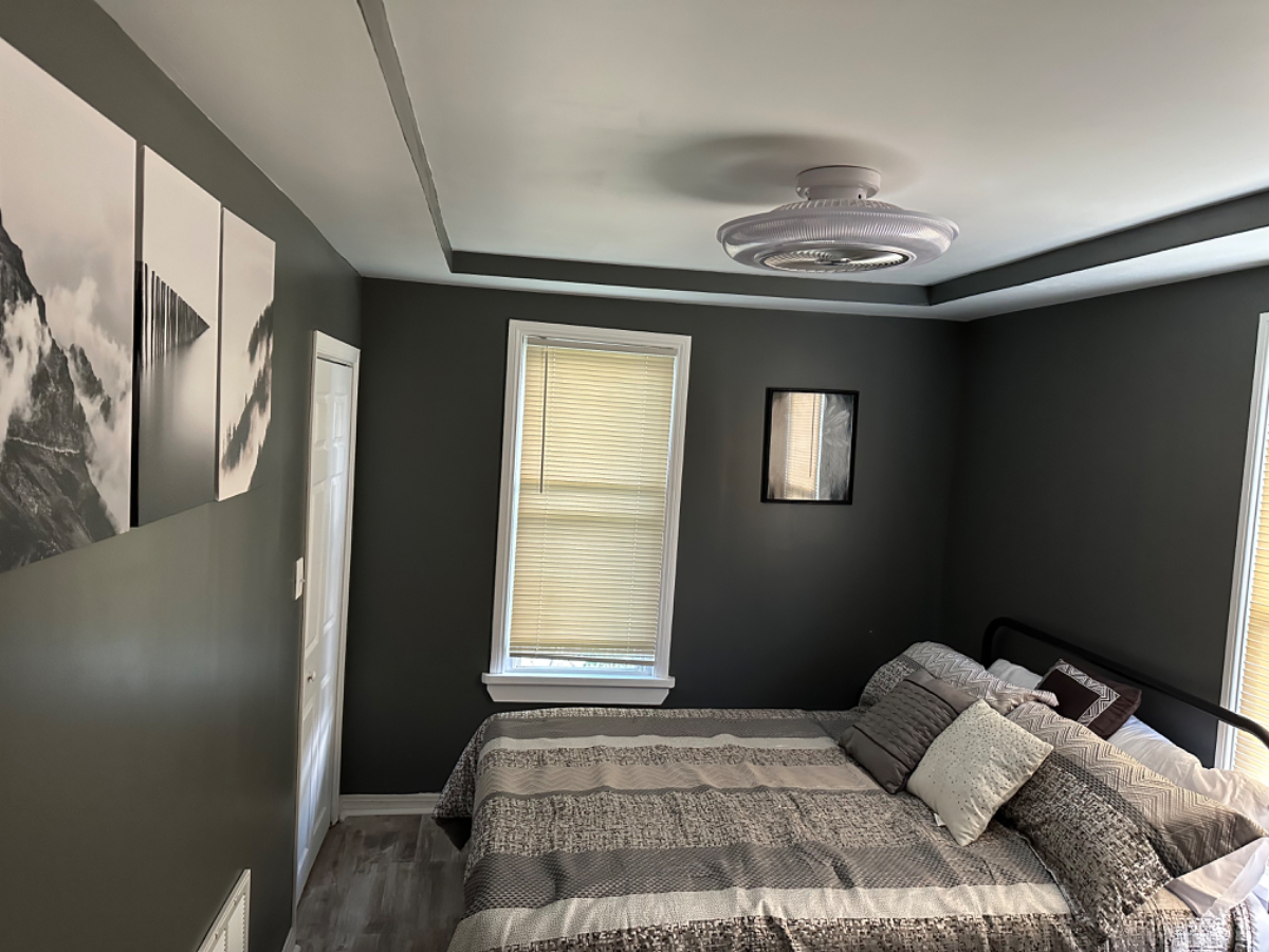 Modern styled home away from home - Photo 10