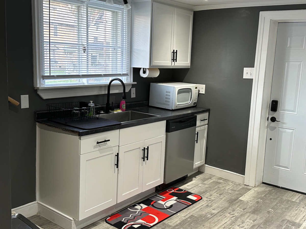 Modern styled home away from home - Photo 3