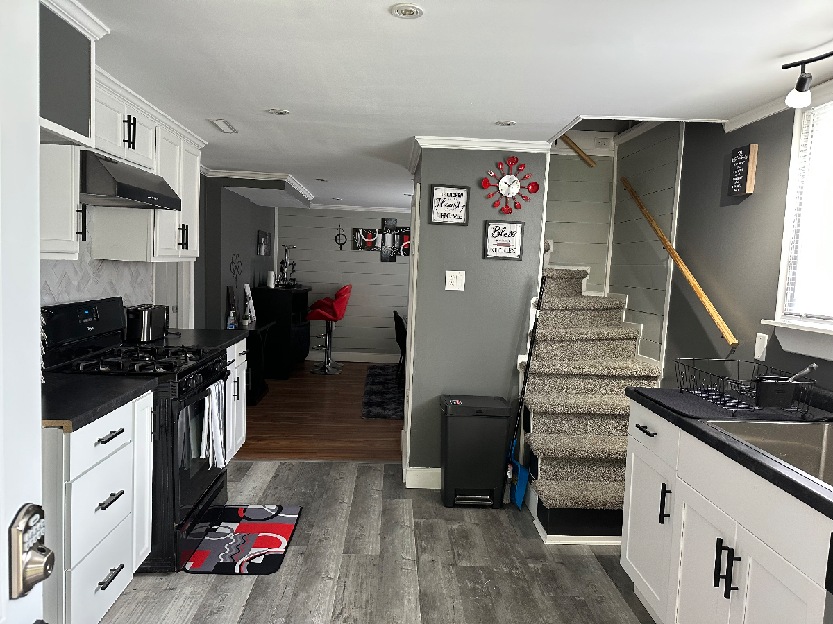 Modern styled home away from home - Photo 1