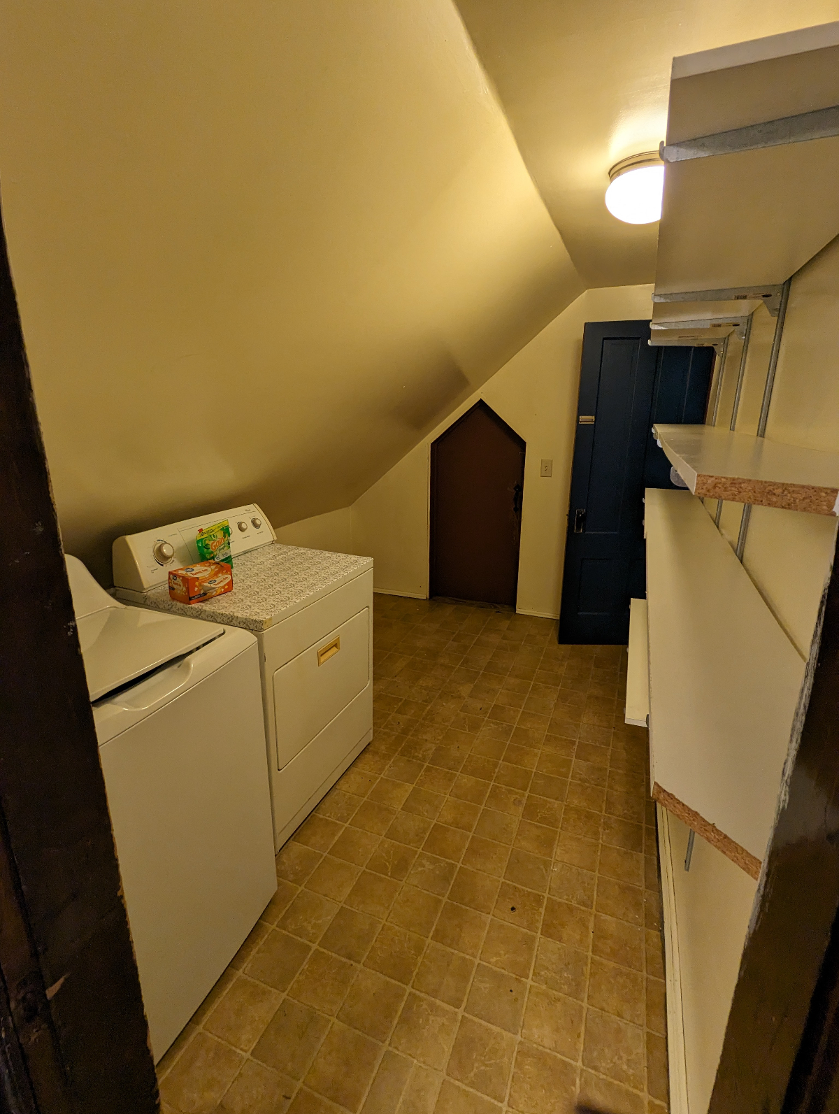 Private Room with Queen Bed in Shared Unit