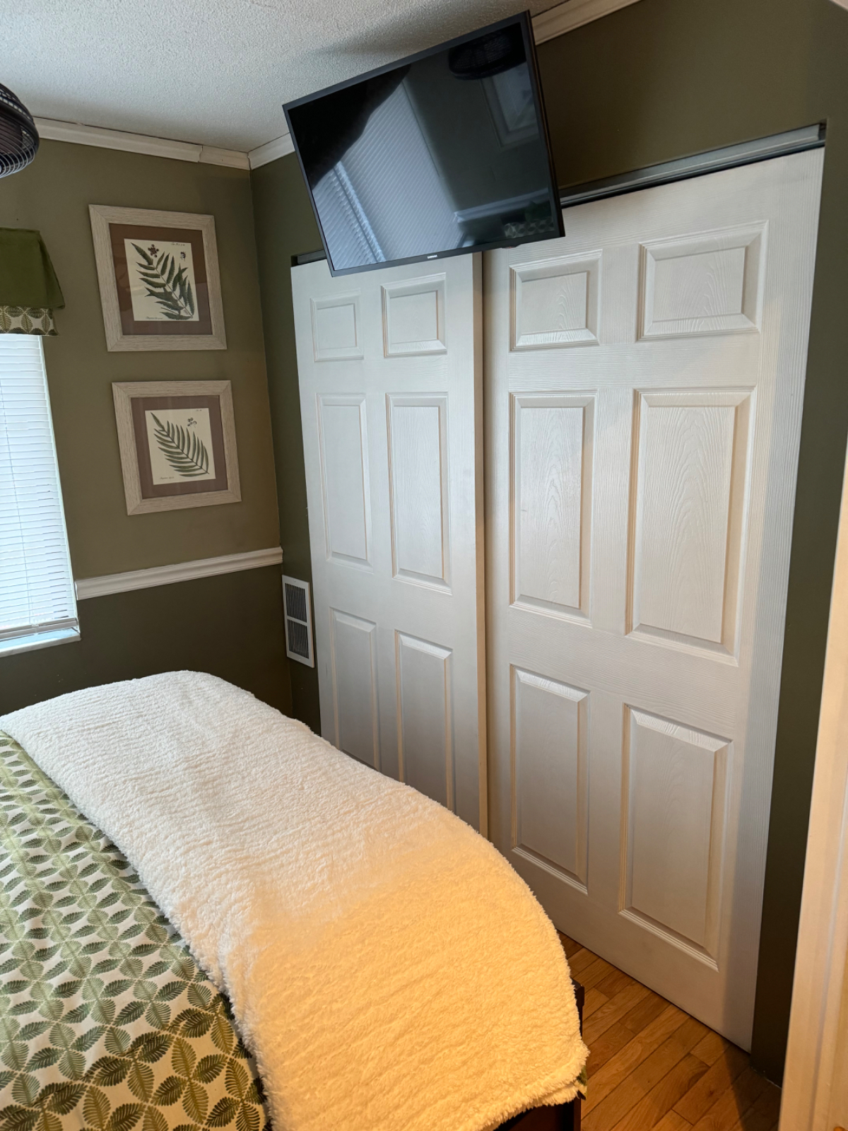 Fully furnished condo ready for the traveling professional - Photo 10