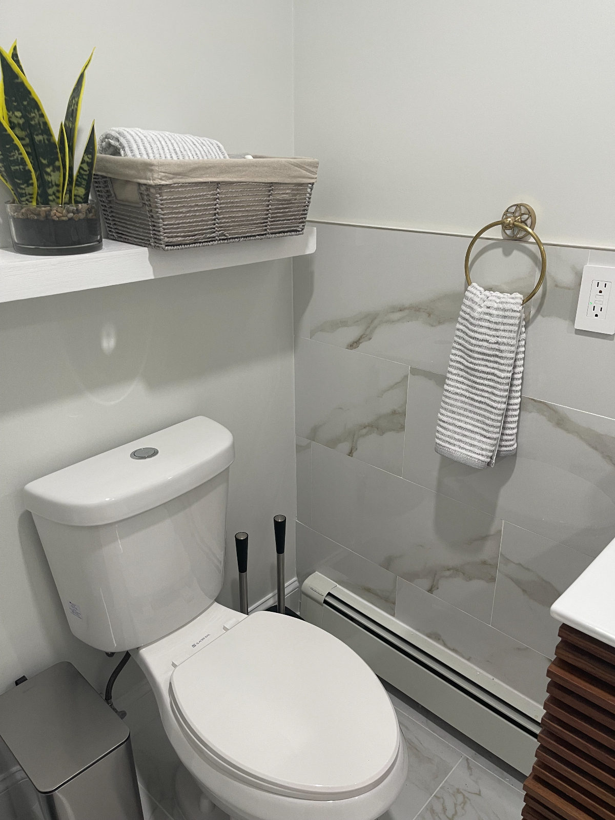 Cozy 1 -Bedroom Apartment in NYC, strategically located near major Hospitals, shopping mall and publ - Photo 11
