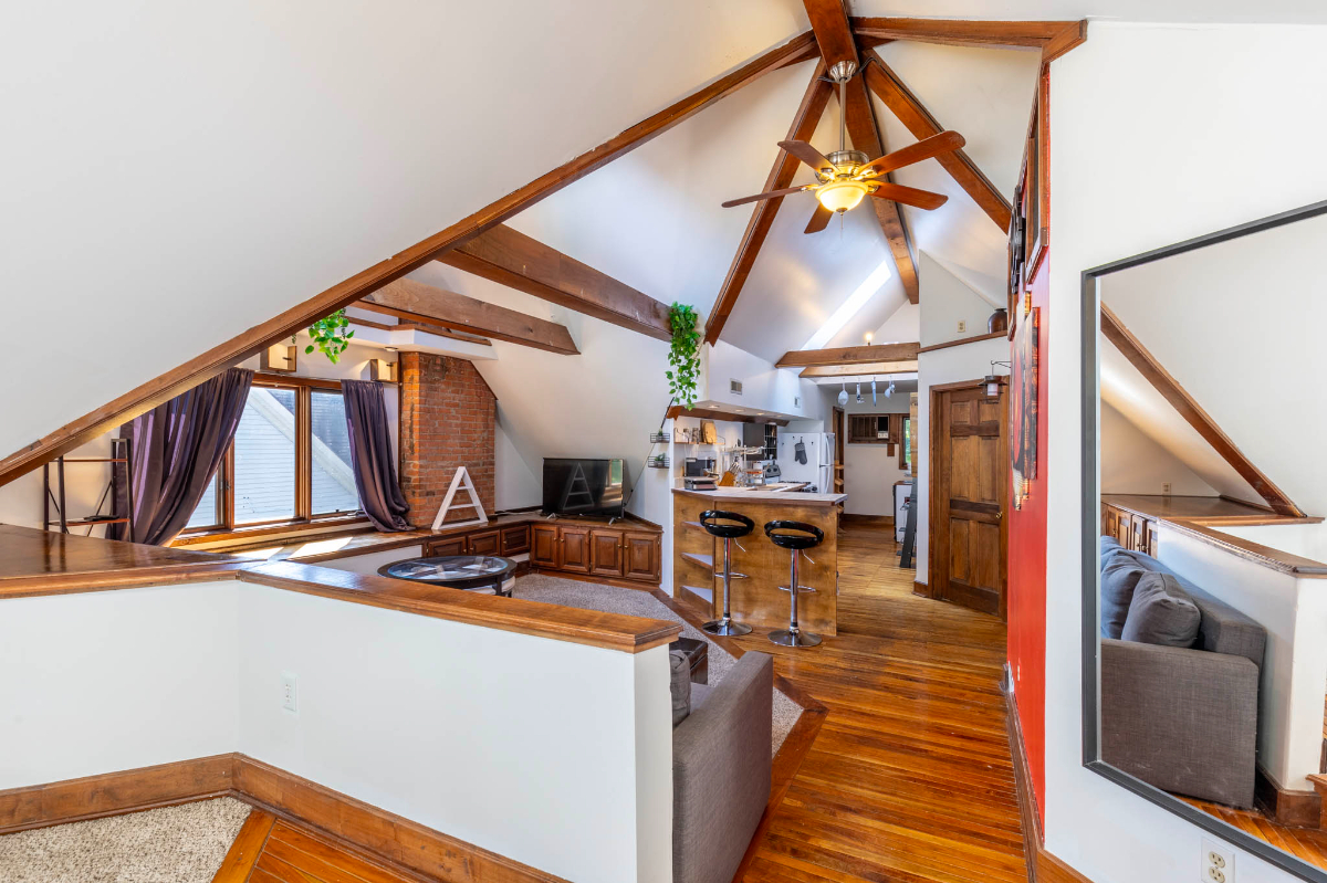 Fully furnished, spacious, one-bedroom apartment in most sought after and upscale Park Avenue area,  - Photo 7