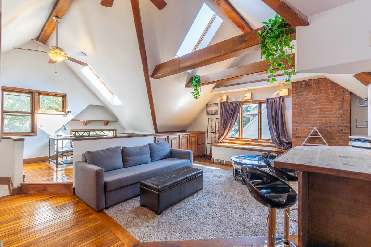 Fully furnished, spacious, one-bedroom apartment in most sought after and upscale Park Avenue area,  - Photo 9