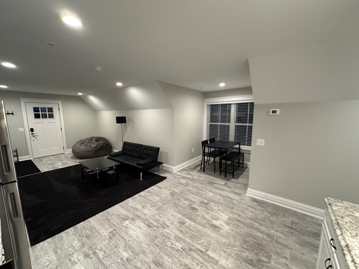 Private, Quiet, One Bedroom Apartment - Photo 6