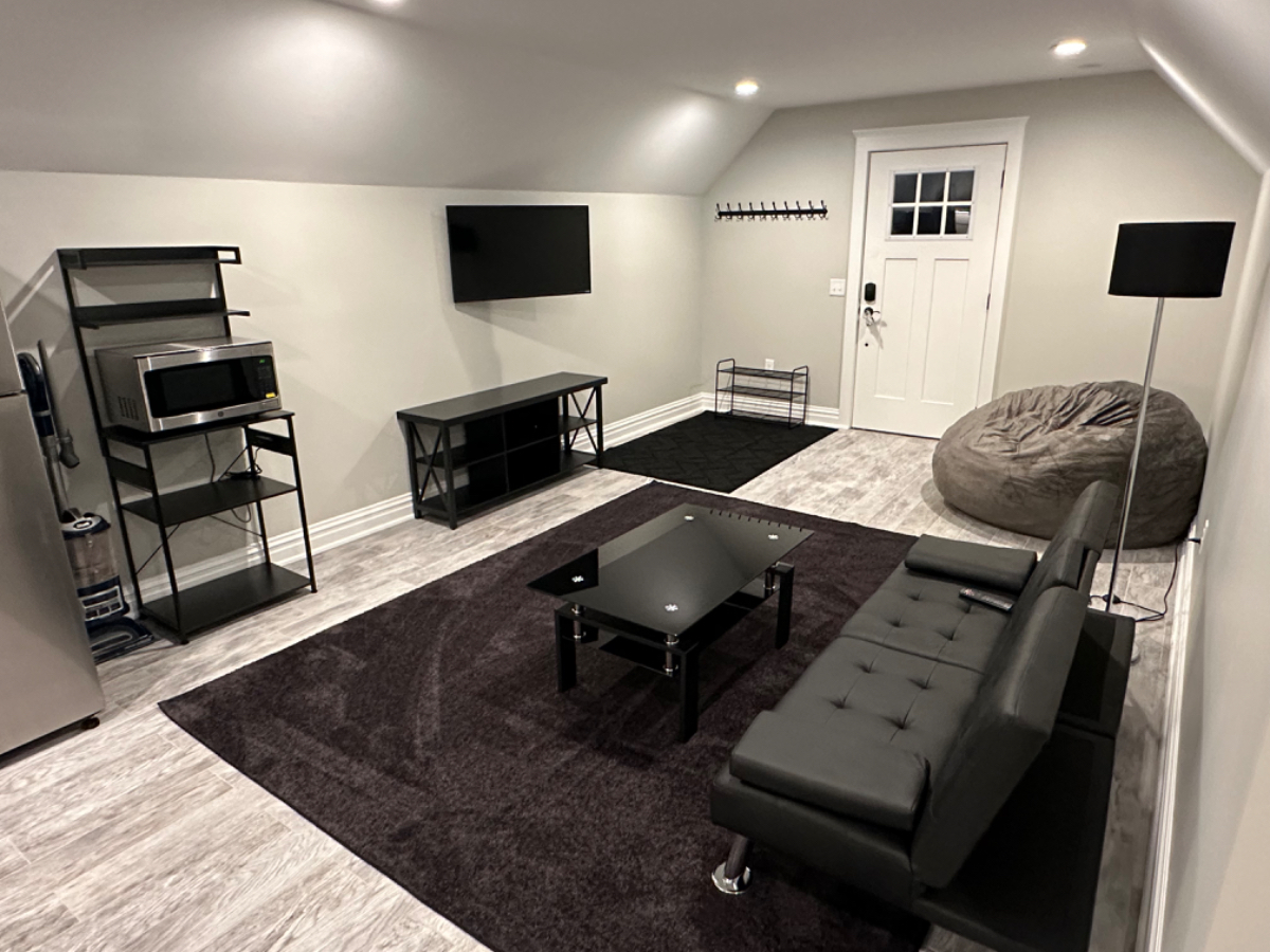 Private, Quiet, One Bedroom Apartment - Photo 7