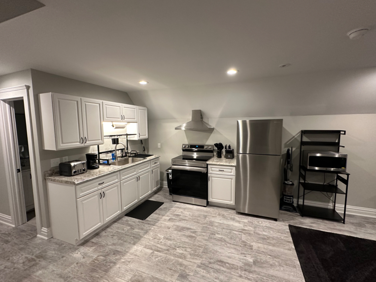 Private, Quiet, One Bedroom Apartment - Photo 8