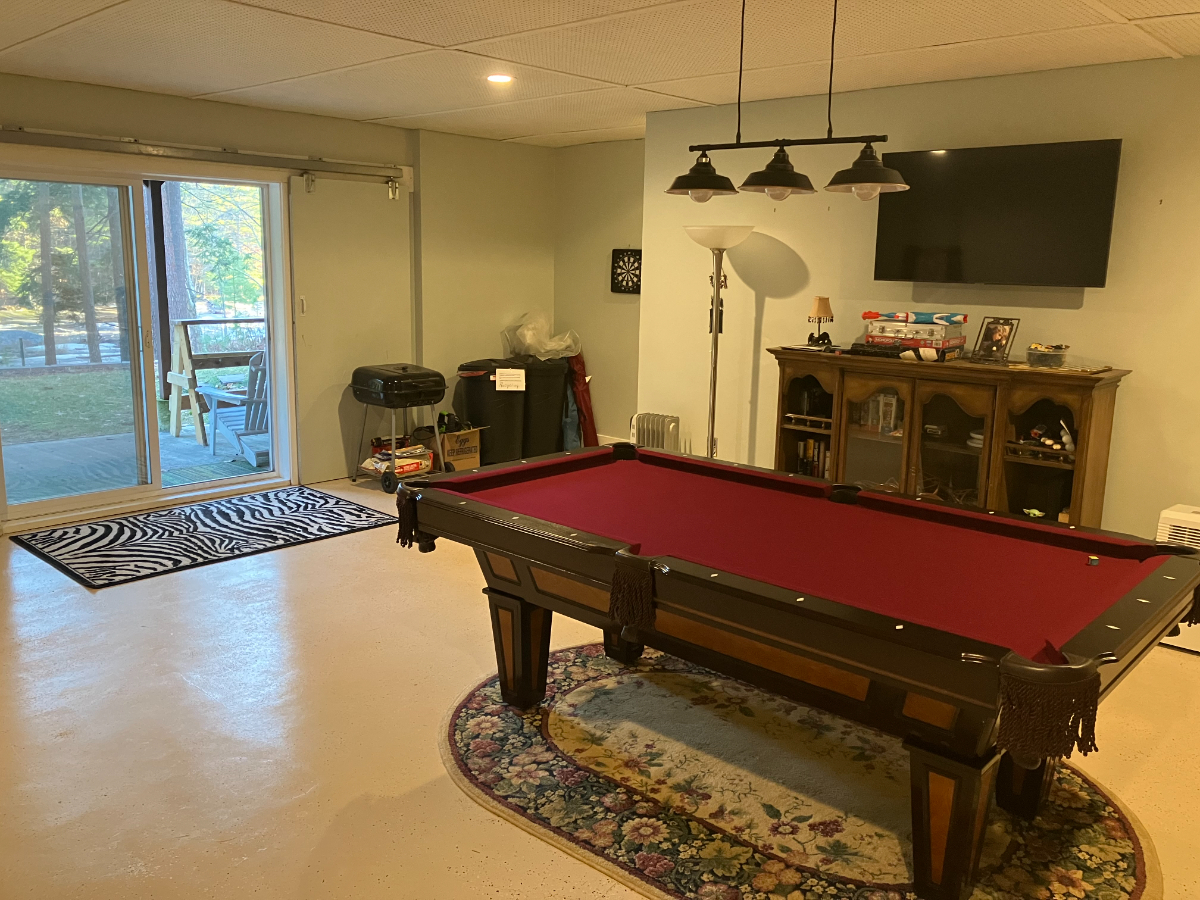 Furnished Three Bedroom Riverfront House - Photo 11