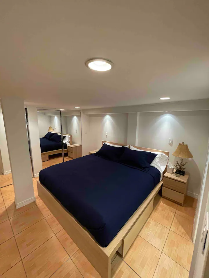 King Size Bedroom Apartment w/Washer and Dryer - Photo 3