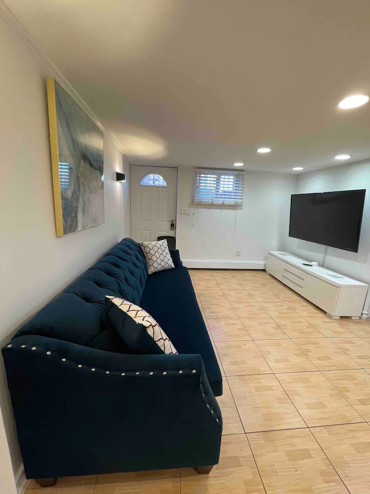 King Size Bedroom Apartment w/Washer and Dryer - Photo 6