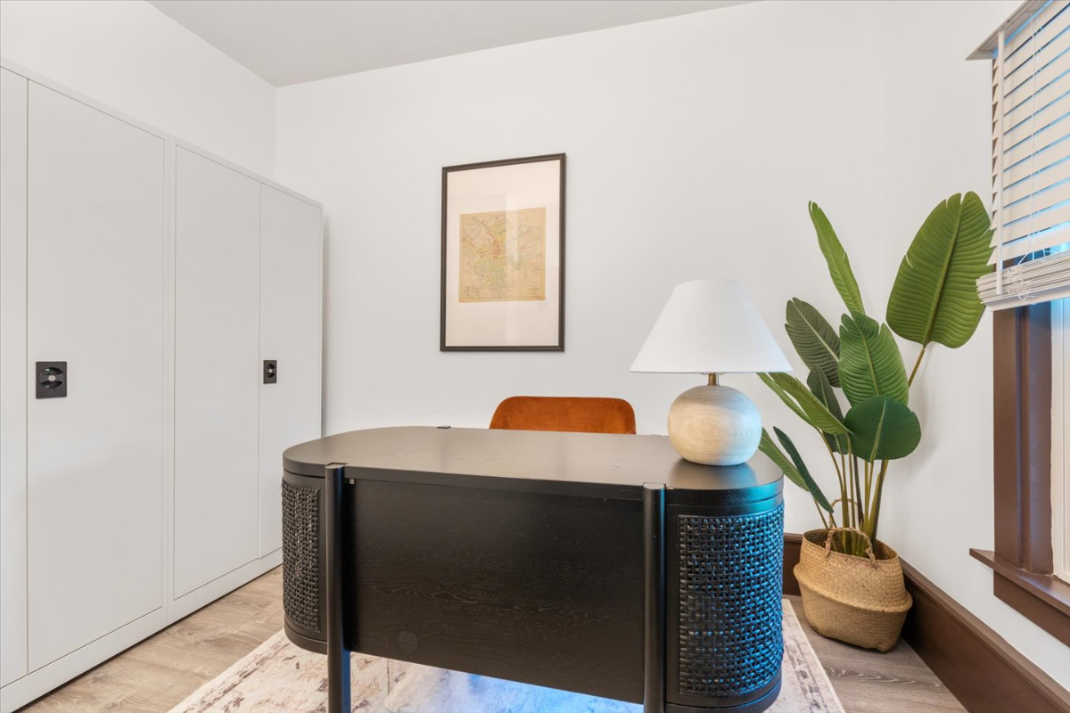 Thoughtfully Designed and Fully Equipped - Photo 4