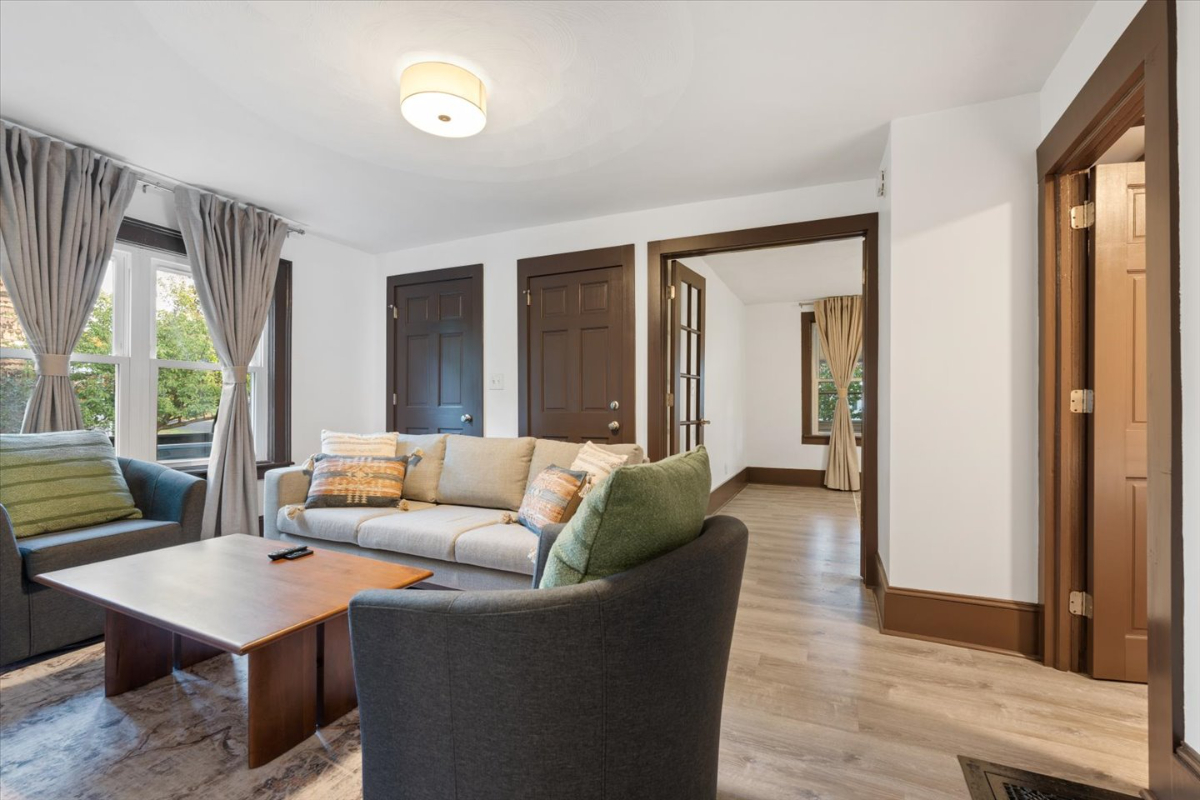 Thoughtfully Designed and Fully Equipped - Photo 12