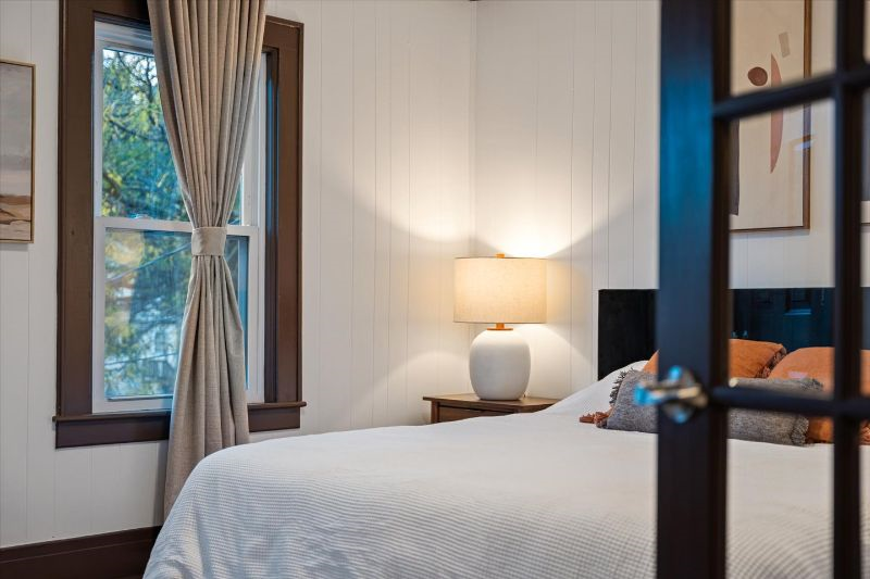 Thoughtfully Designed and Fully Equipped - Photo 11