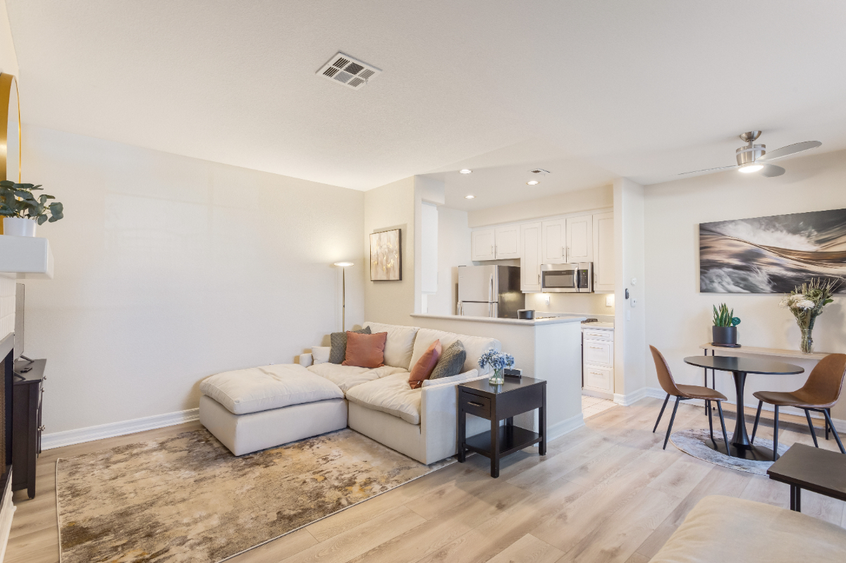 Del Mar Highlands One Bedroom Condo - Photo 3
