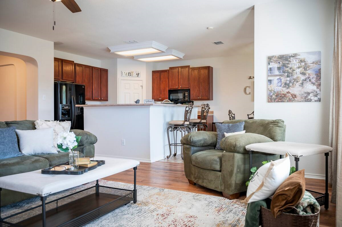 Spacious 4-Bedroom House in Converse-Texas l A Home Away from Home for Relaxation and Comfort - Photo 2