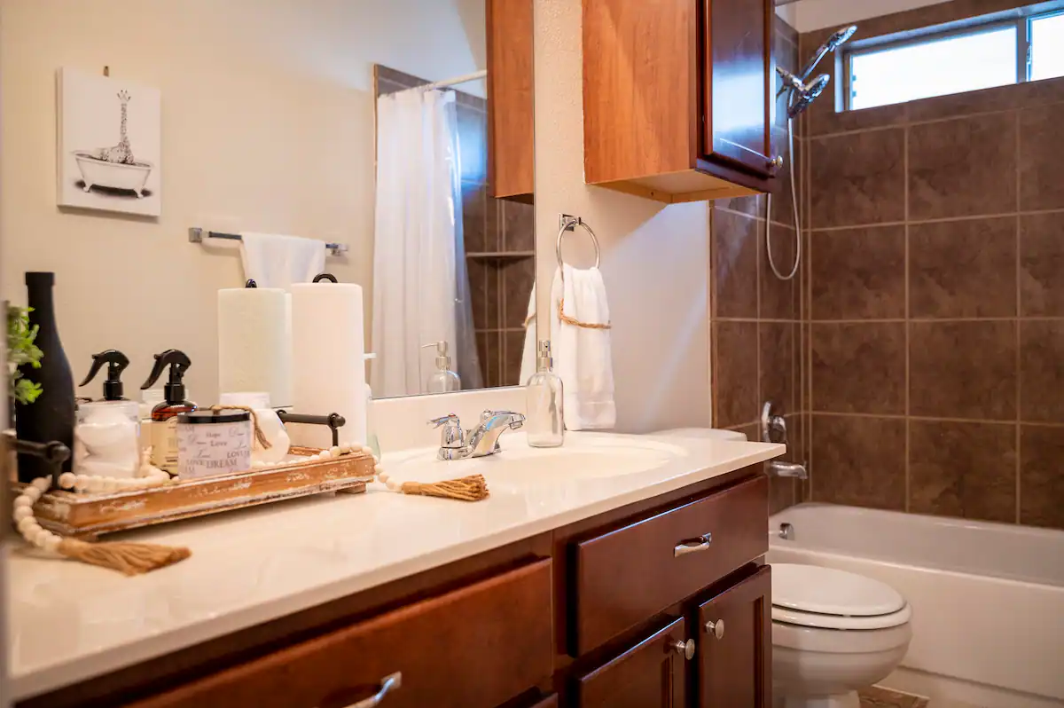 Spacious 4-Bedroom House in Converse-Texas l A Home Away from Home for Relaxation and Comfort - Photo 6