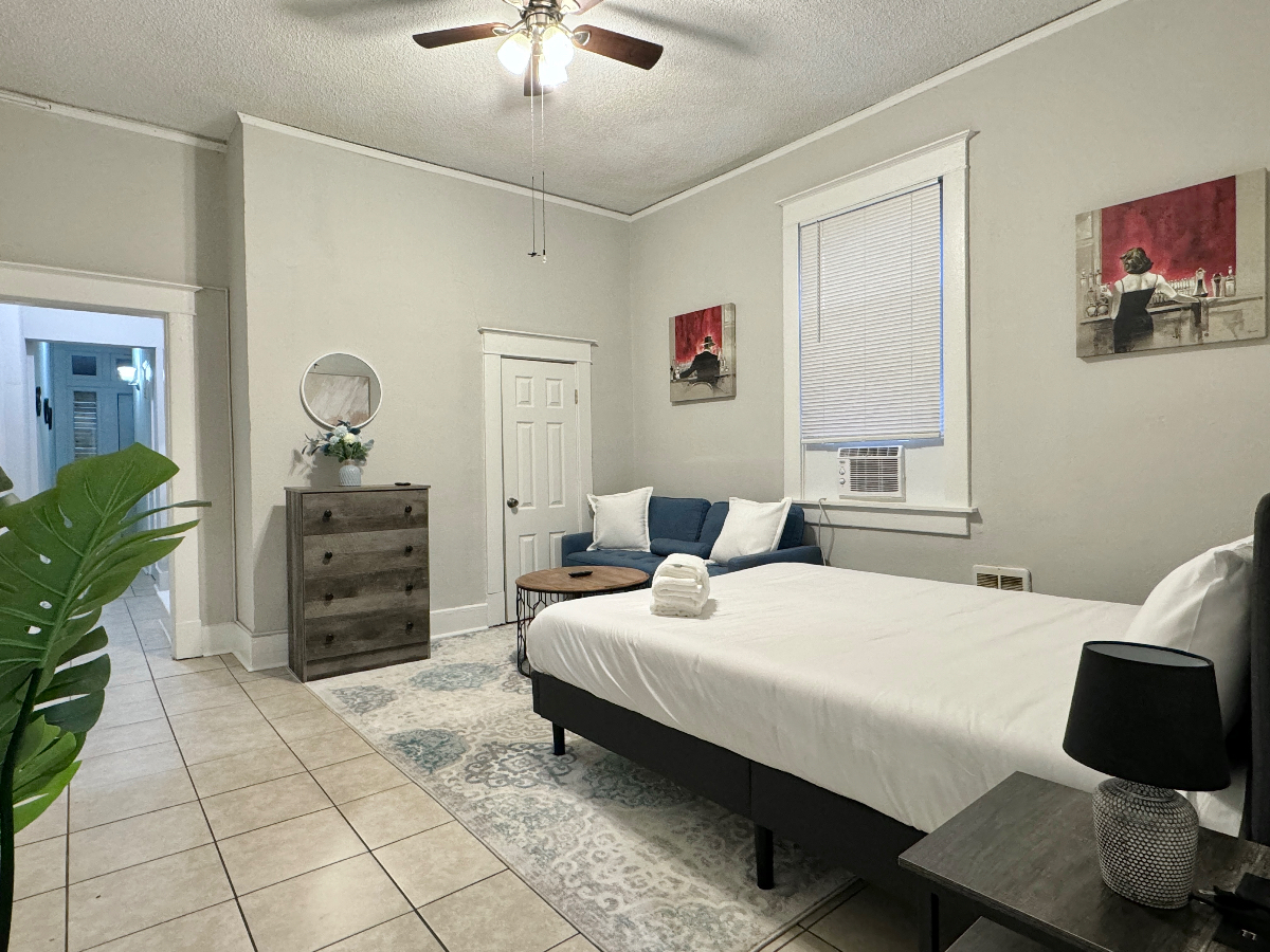 Garland Midtown Near Medical District Unit 3