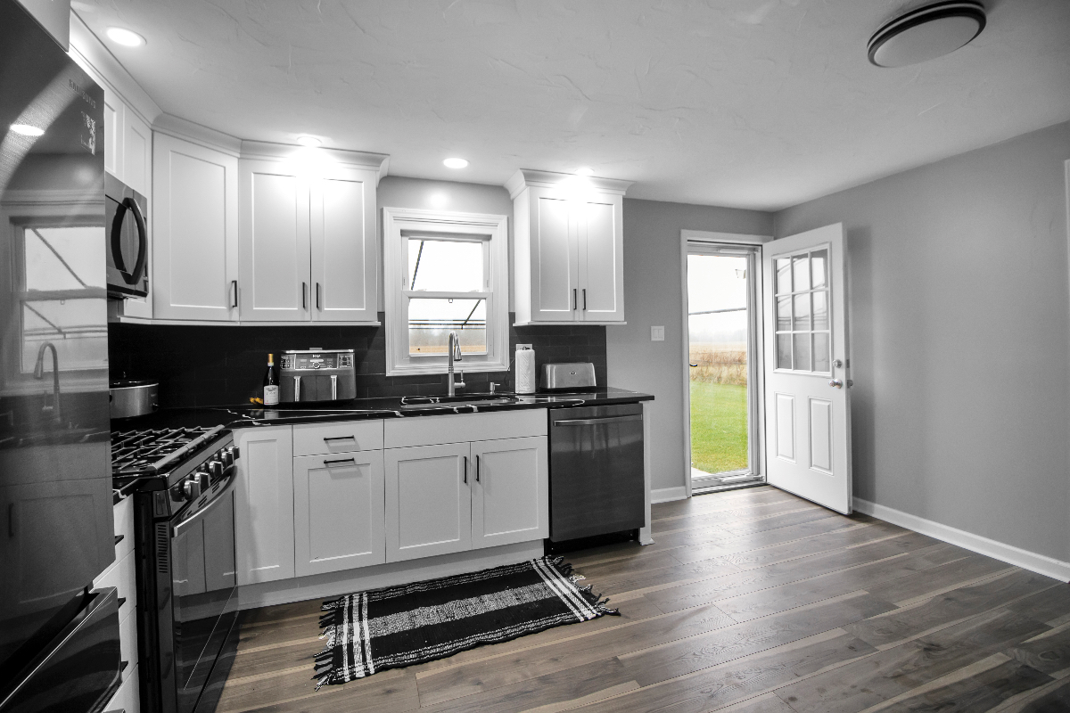 Cozy Modern Home for Rent - Photo 2