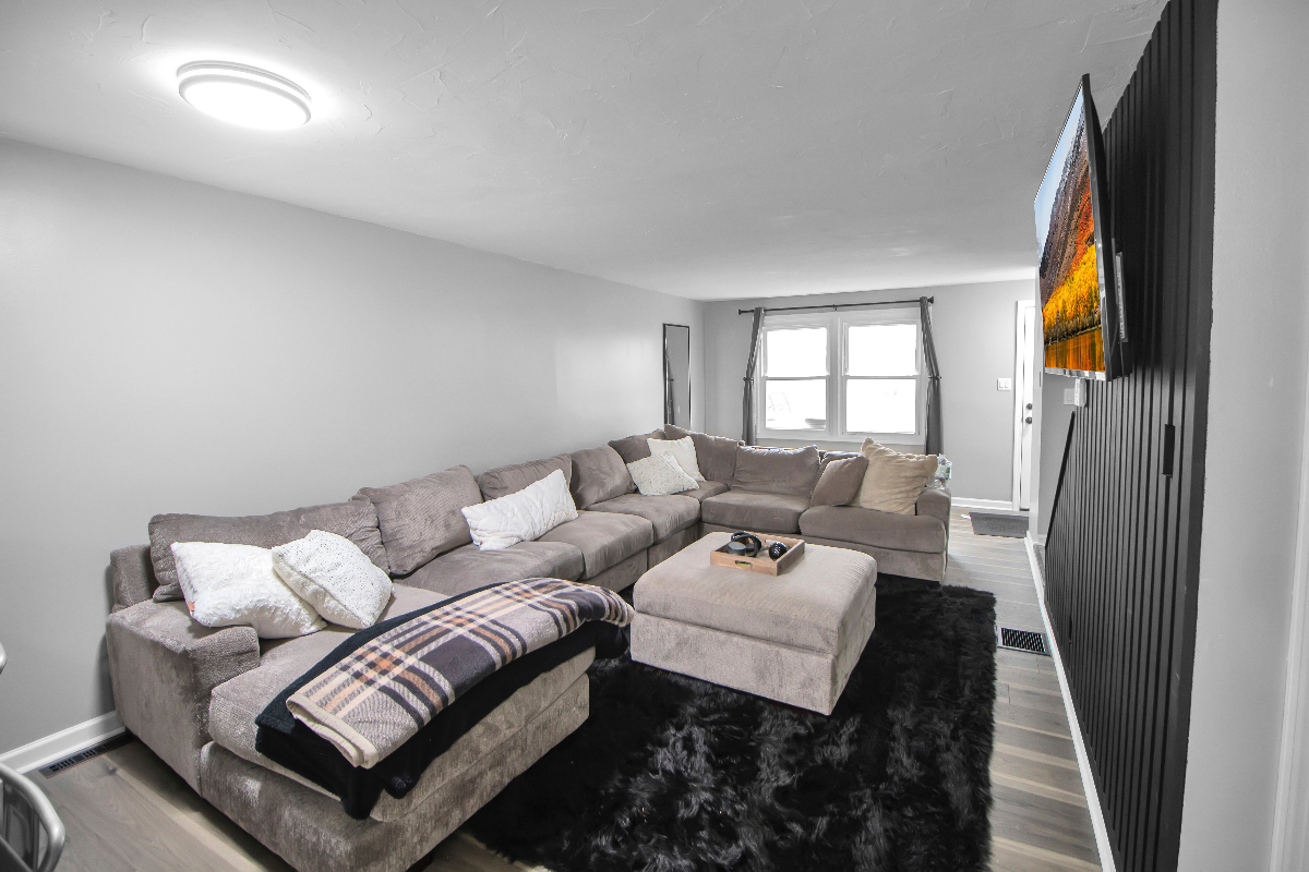 Cozy Modern Home for Rent - Photo 8