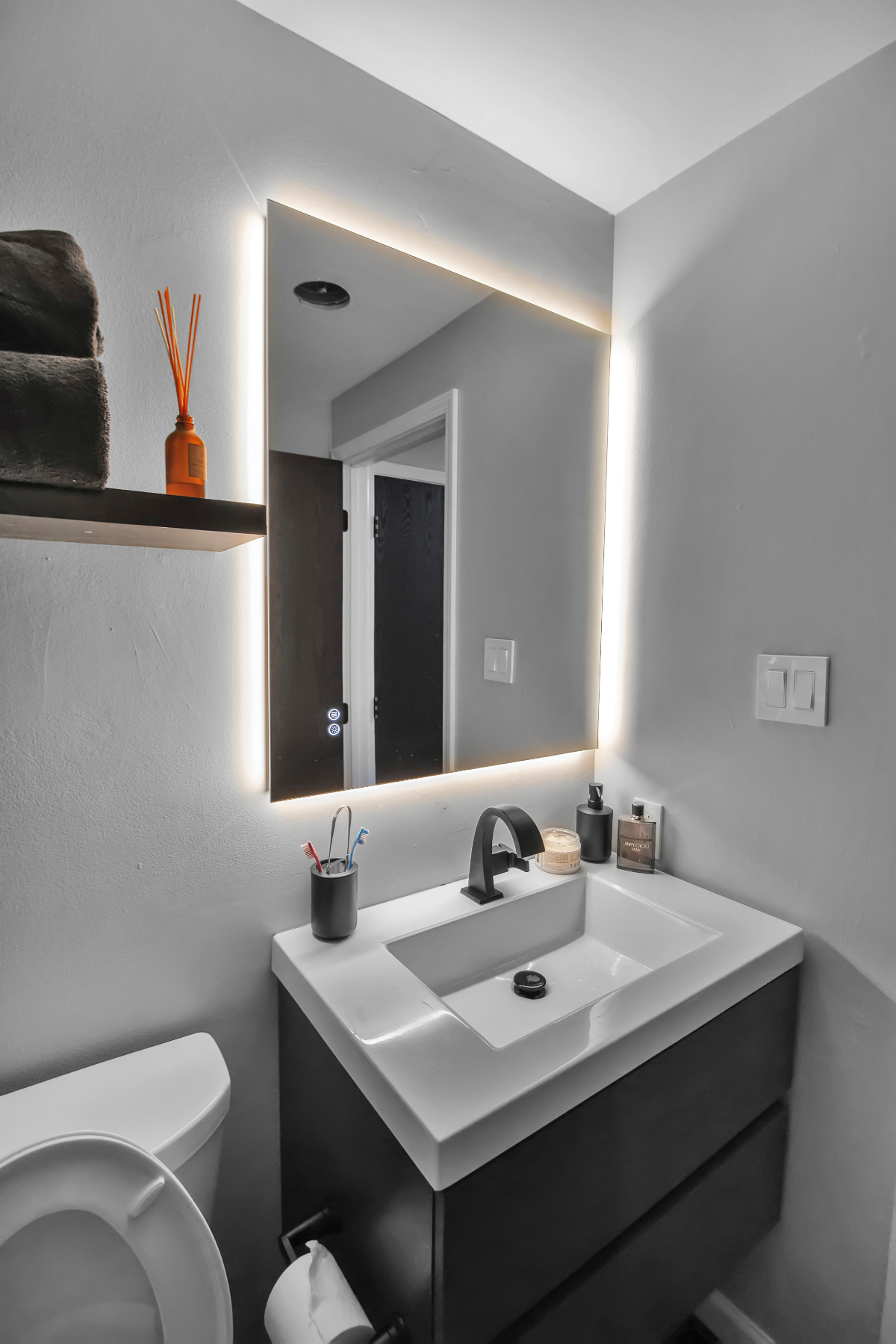 Cozy Modern Home for Rent - Photo 9