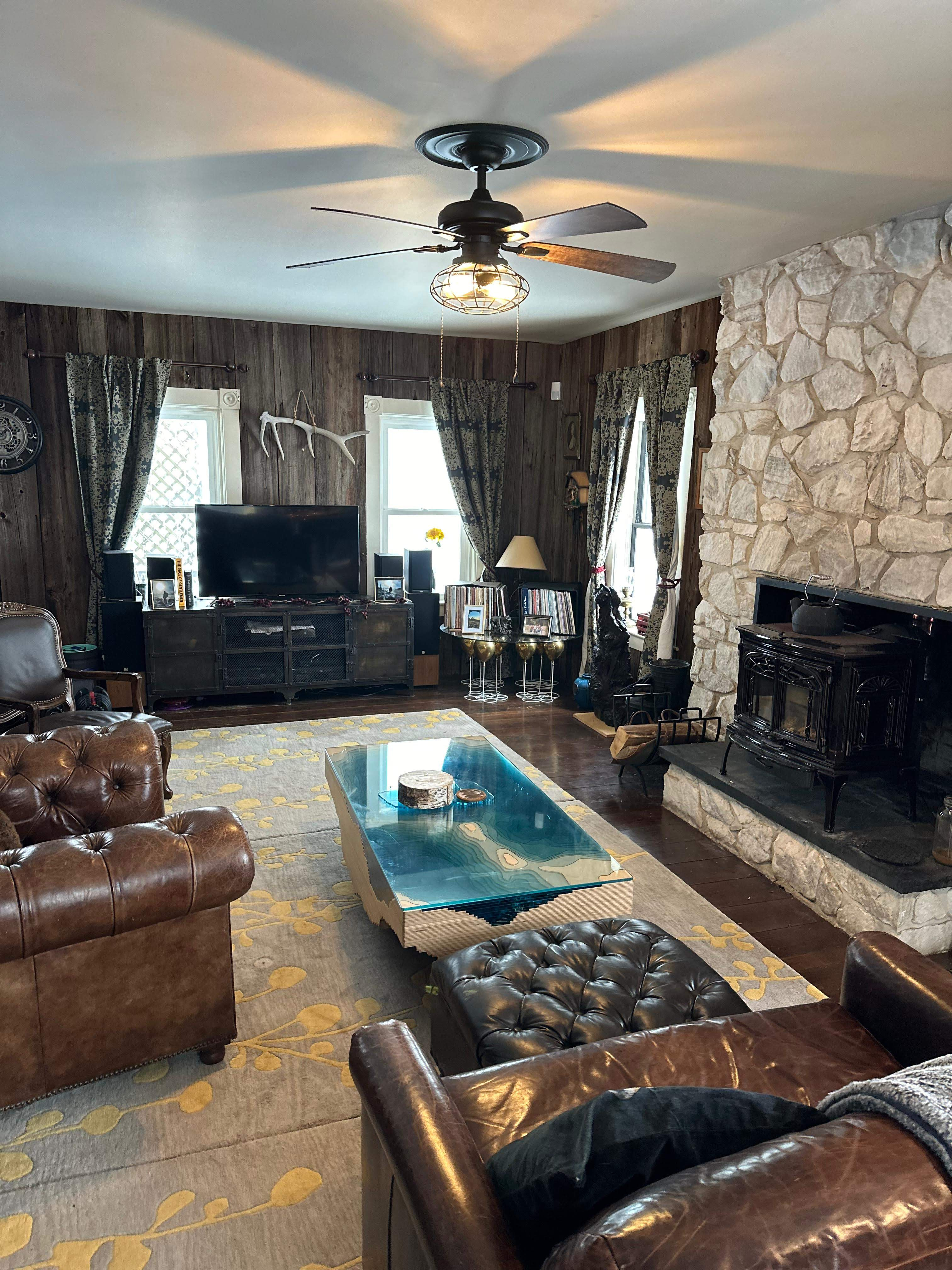 BEAUTIFUL 4 BEDROOM FARMHOUSE - Photo 9