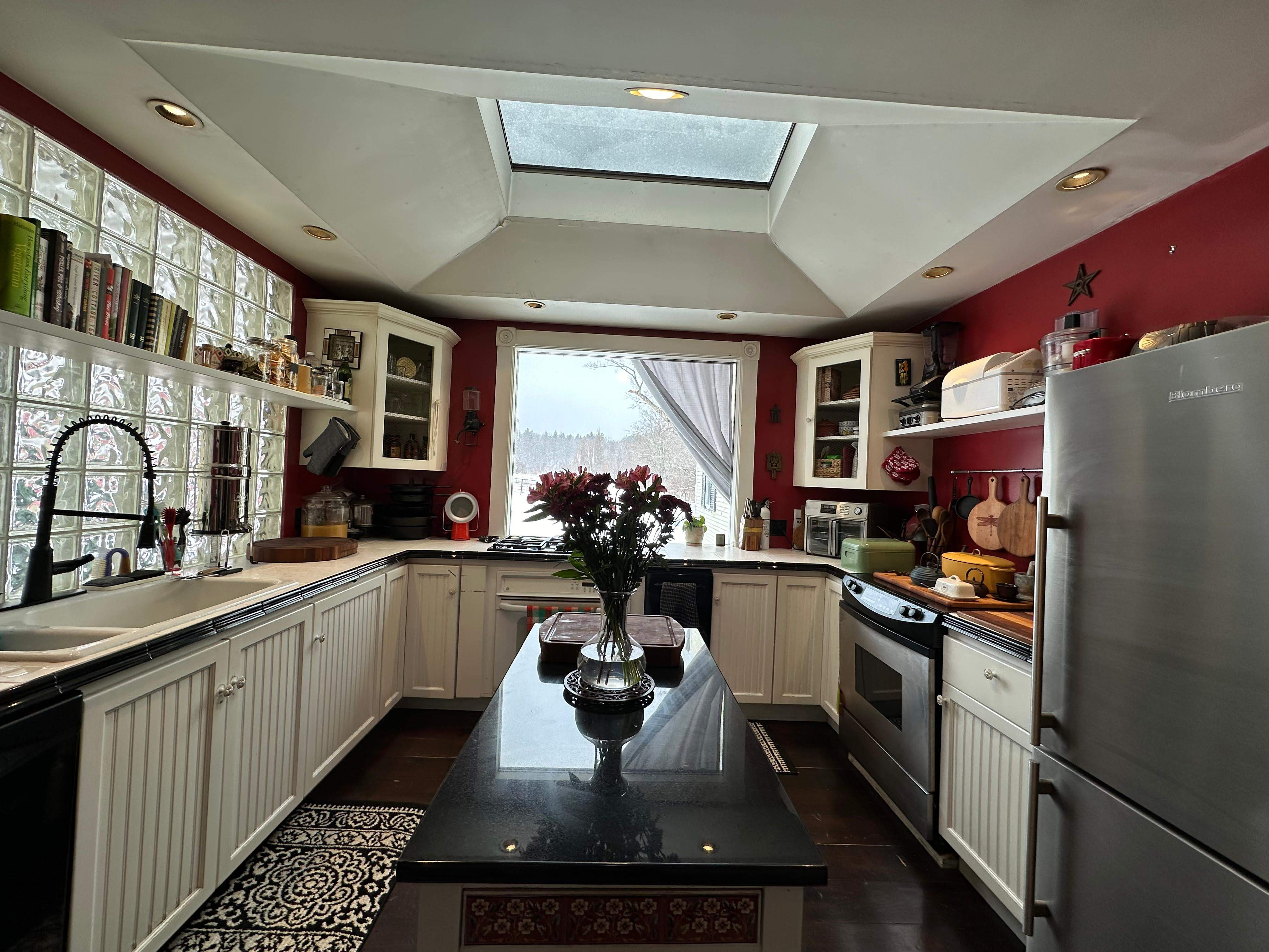 BEAUTIFUL 4 BEDROOM FARMHOUSE - Photo 11