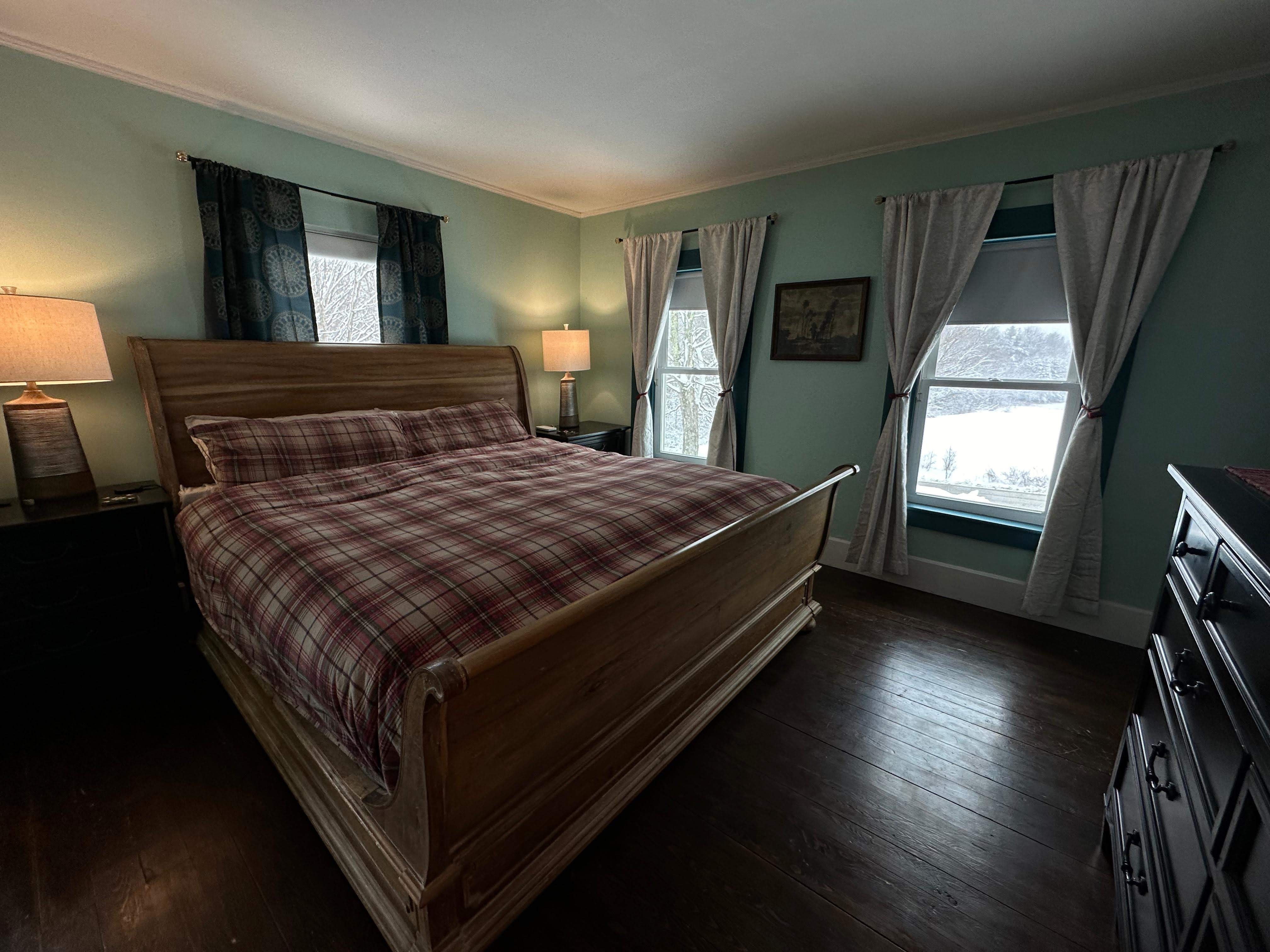 BEAUTIFUL 4 BEDROOM FARMHOUSE - Photo 7