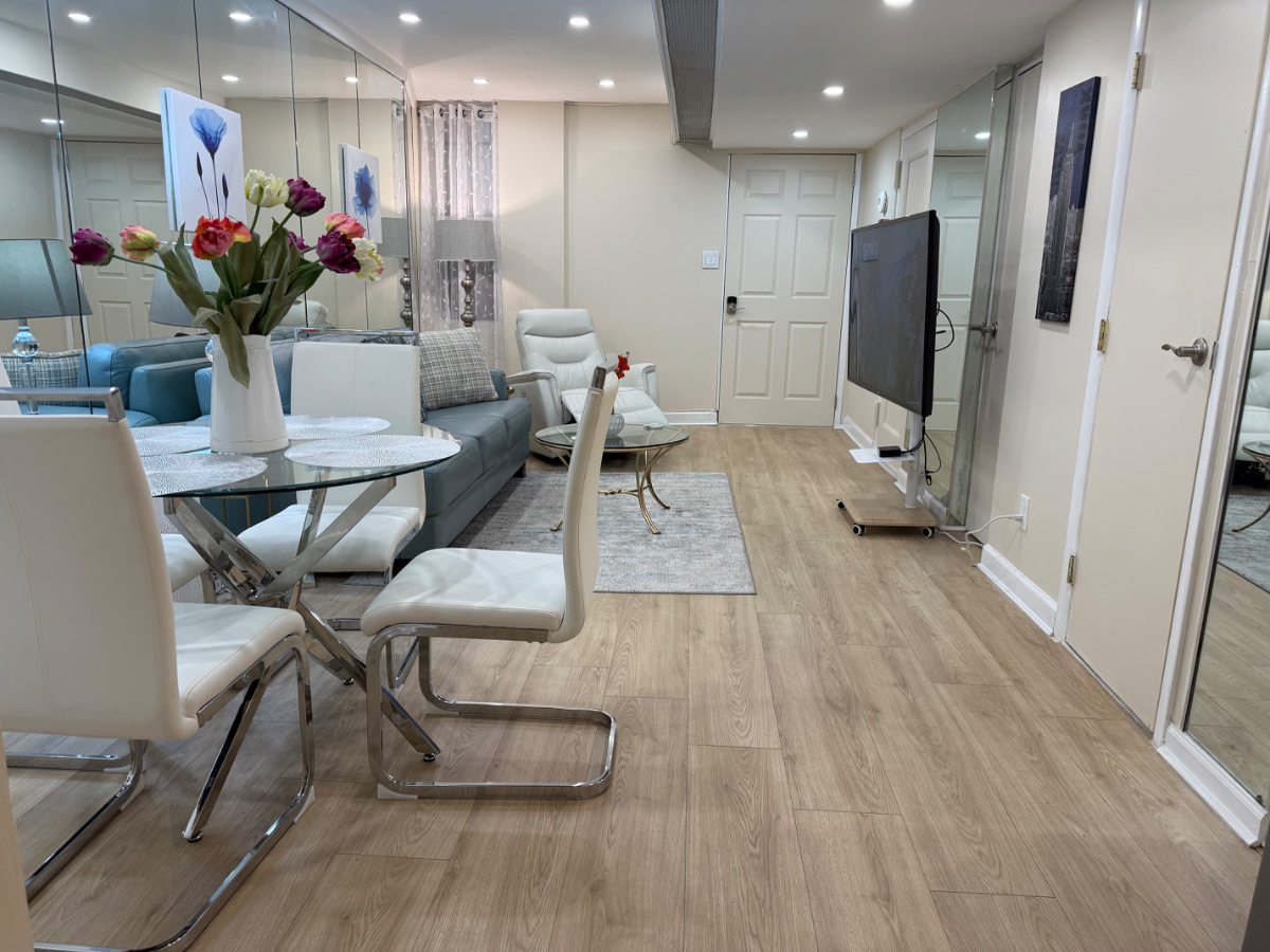 2 BEDROOM 1.5 BATHROOM WITH BACKYARD - Photo 11