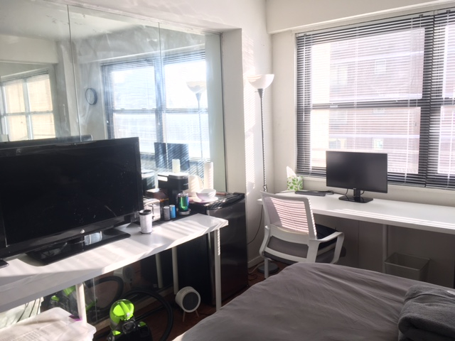 Bright Large Private Bedroom - Photo 3