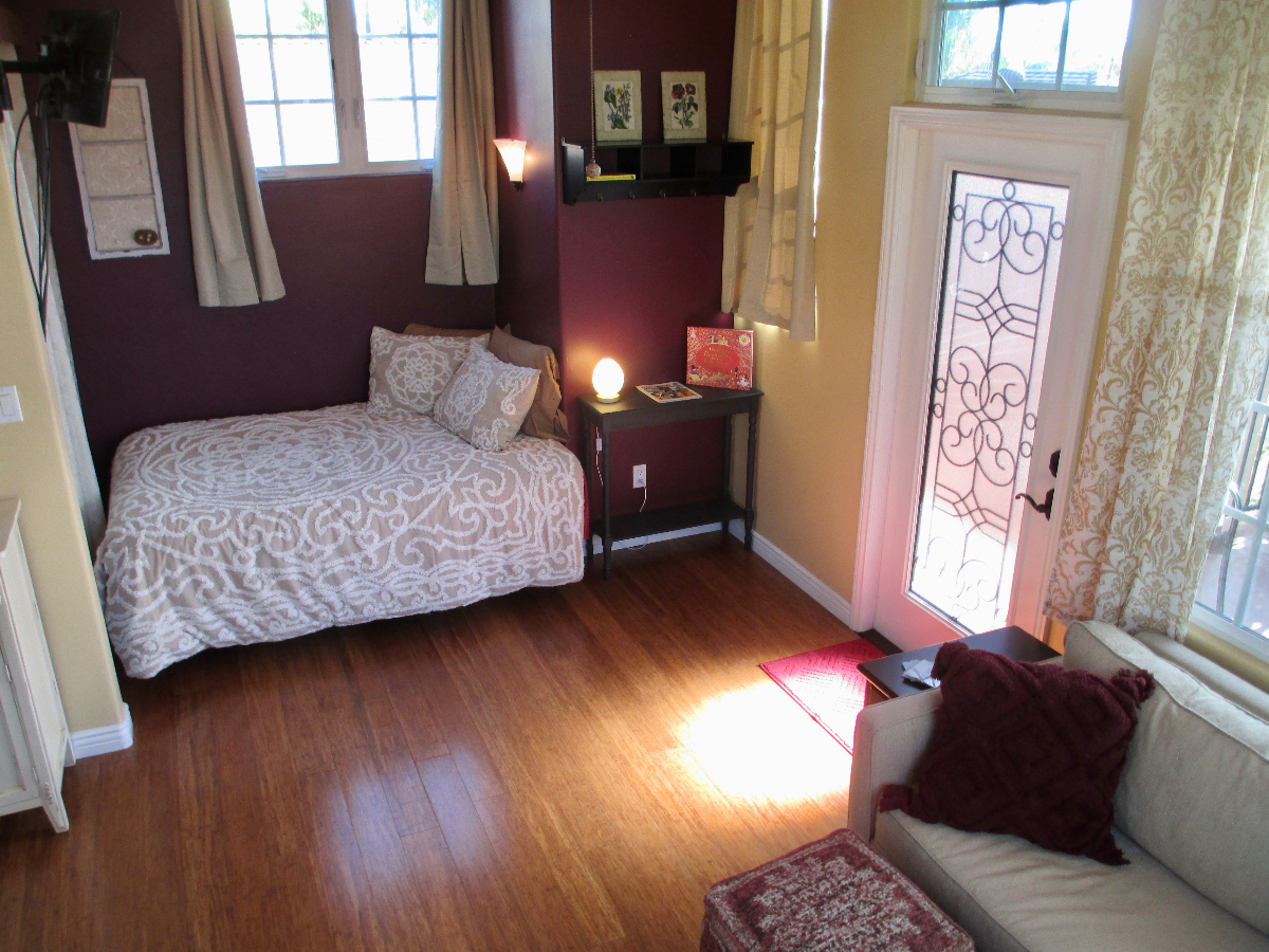 Treehouse Studio in Mid-City Historic Neighborhood - Photo 6