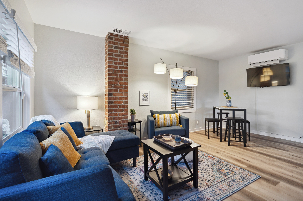 Entire Unit - The Independent -1 bed/1 bath