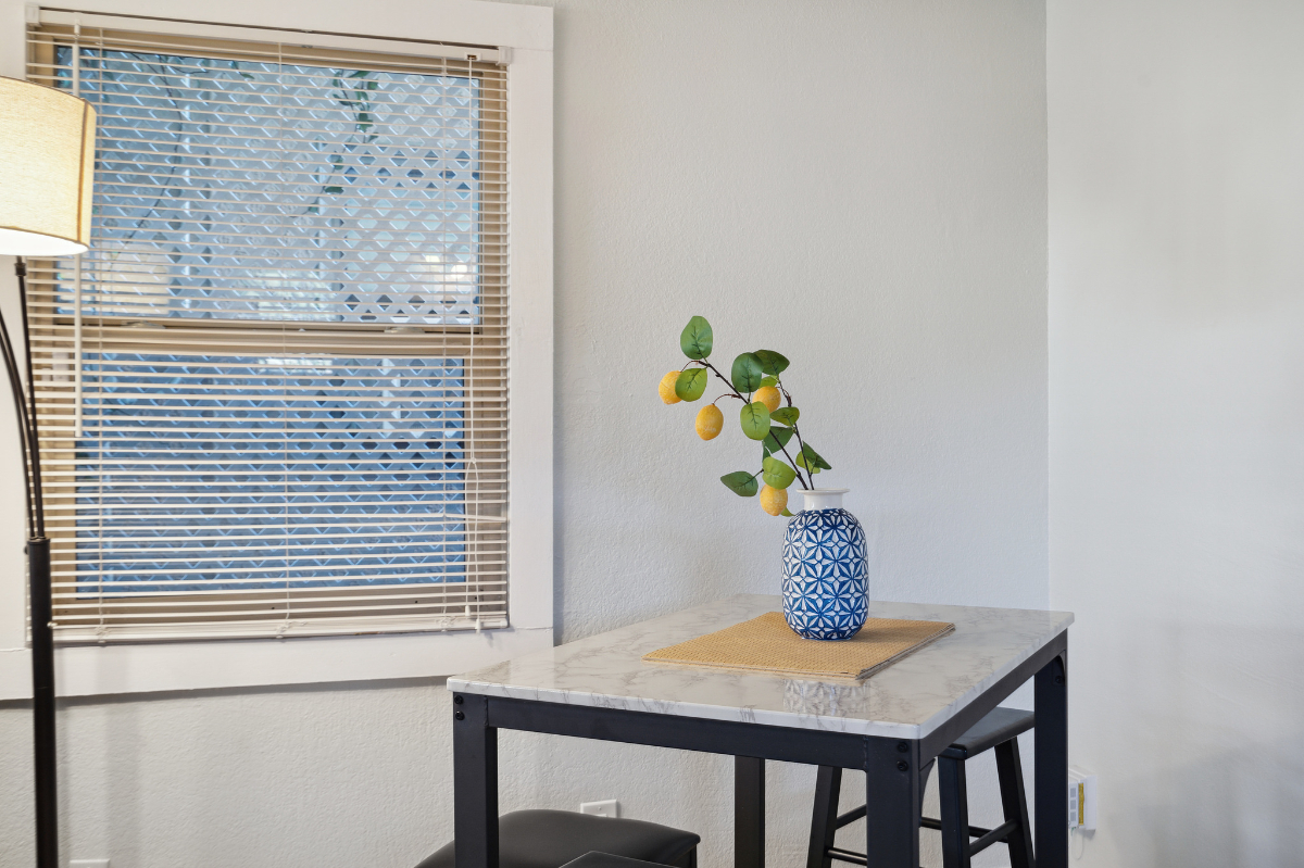 Entire House Bours Beauty 3 bed/2.5 bath - Photo 3
