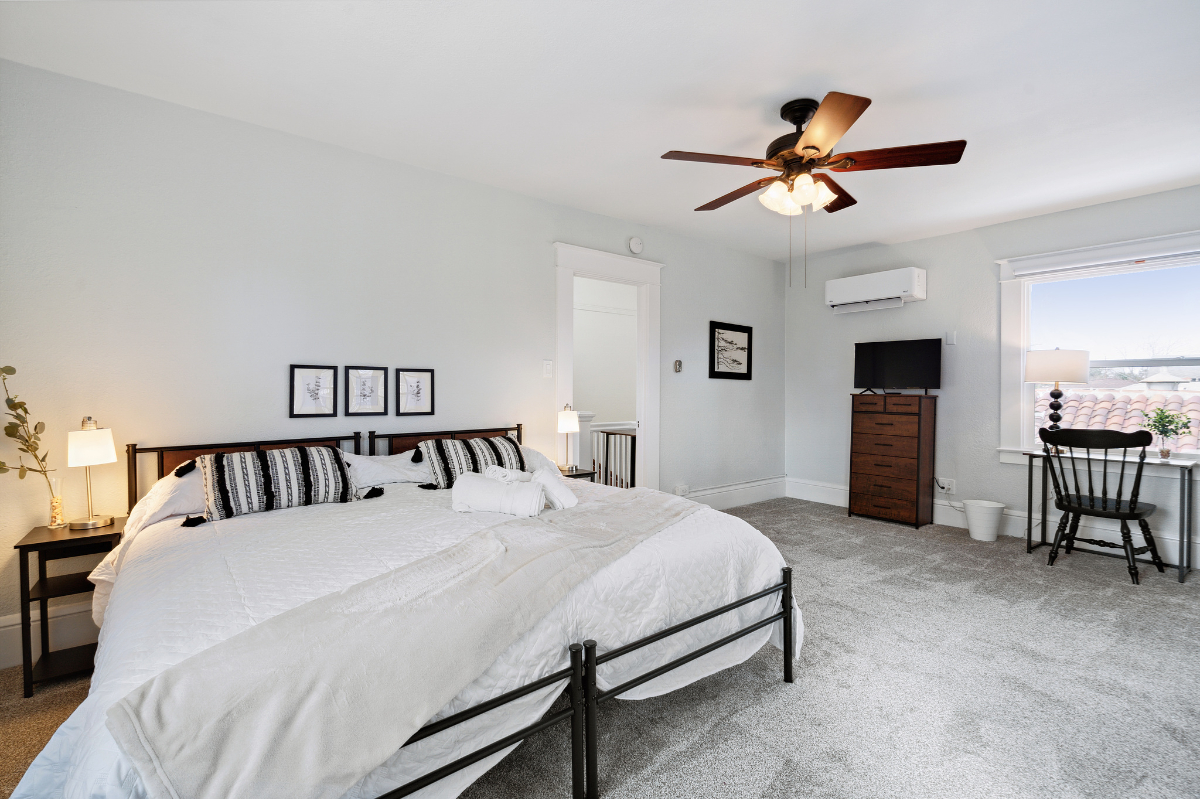 Entire House Bours Beauty 3 bed/2.5 bath - Photo 2