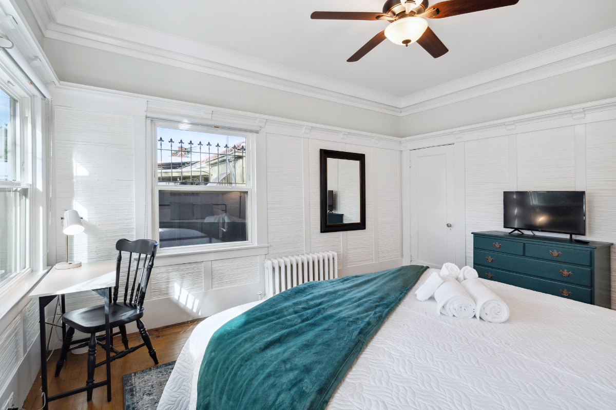Entire House Bours Beauty 3 bed/2.5 bath - Photo 3