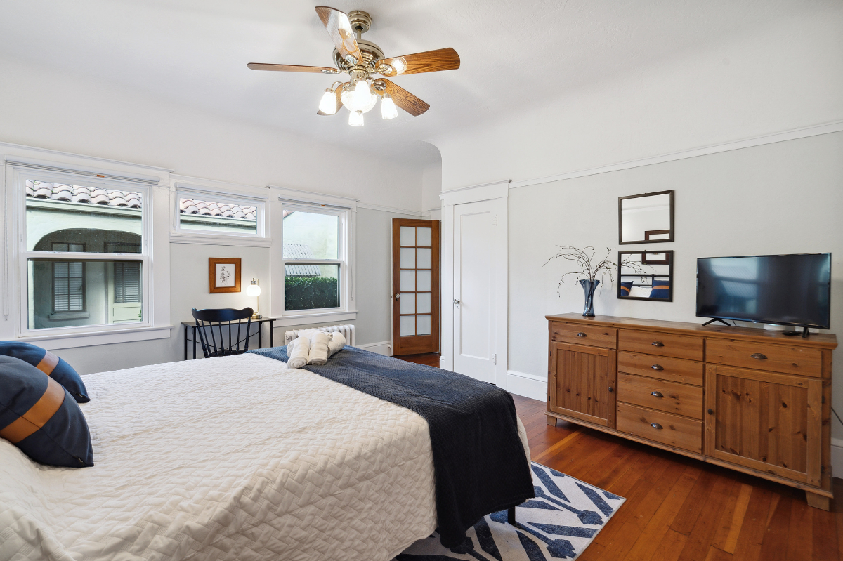 Entire House Bours Beauty 3 bed/2.5 bath - Photo 2